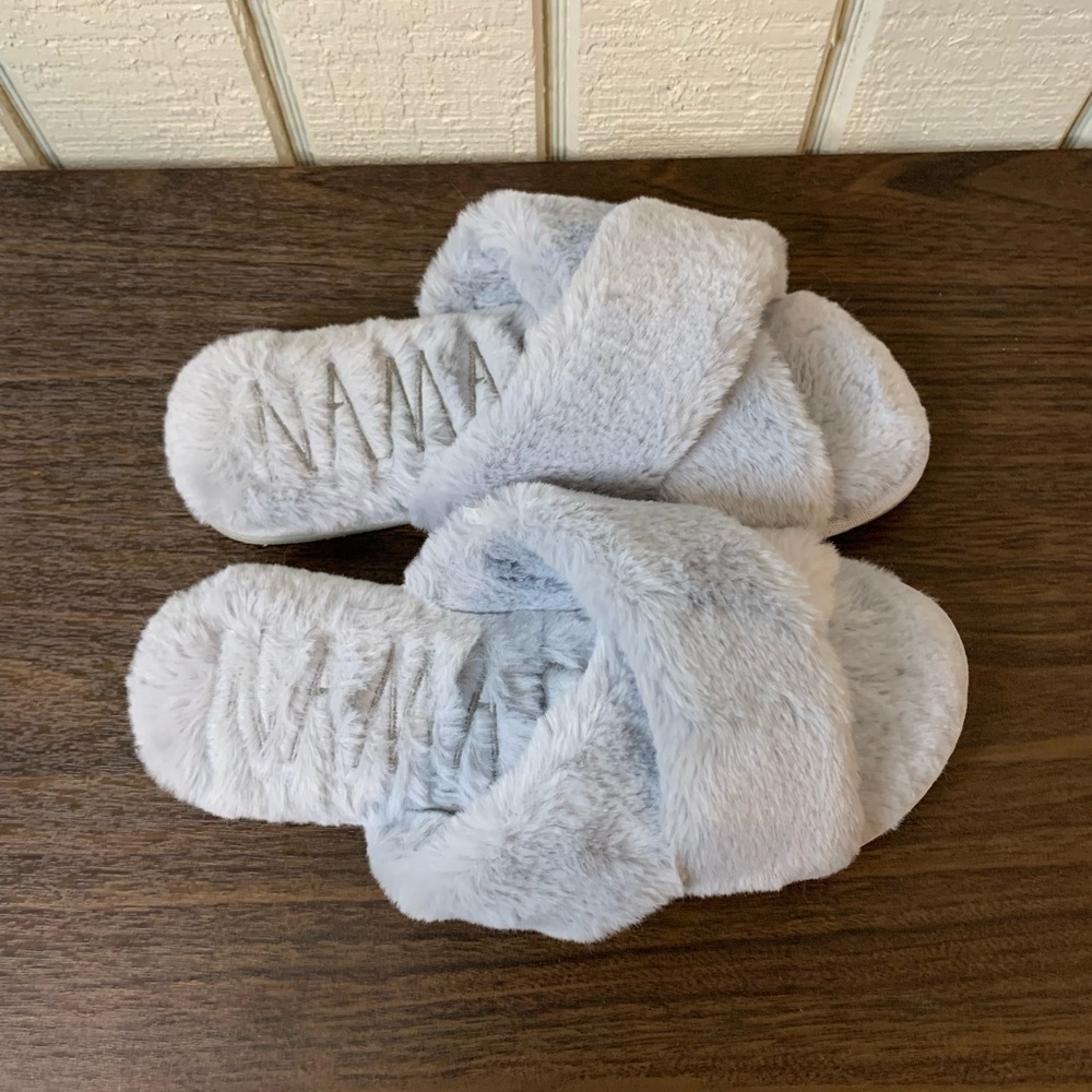 Rae Dunn Namaste Fluffy slide slippers, size small.